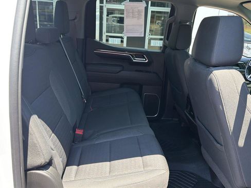 Used 2022 Chevrolet Silverado 1500 RST AWD/4WD image 10