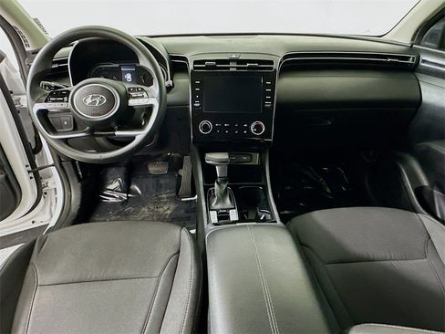 Used 2024 Hyundai Tucson SE image 15