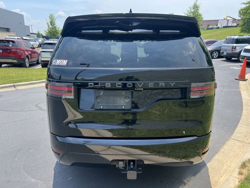 Used 2025 Land Rover Discovery Dynamic SE AWD/4WD image 6