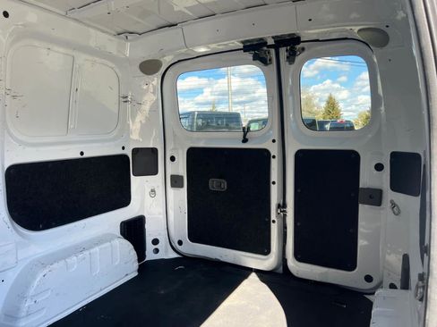 Used 2018 Nissan NV200 S w/ Back Door Glass Package image 30