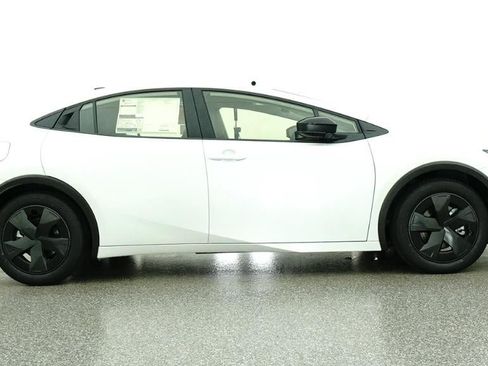 New 2026 Toyota Prius Plug-In Hybrid FWD image 27