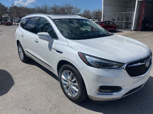 Used 2021 Buick Enclave Premium w/ Sun and Sites Package image 10