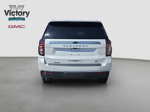 Used 2023 Chevrolet Suburban High Country AWD/4WD image 16