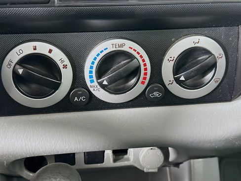 Used 2010 Toyota Tacoma 2WD Regular Cab image 21