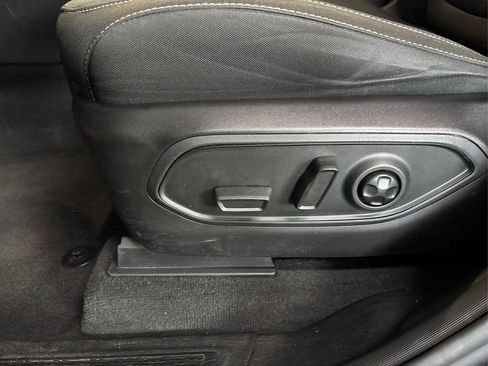 Used 2023 Jeep Grand Cherokee L Laredo image 33