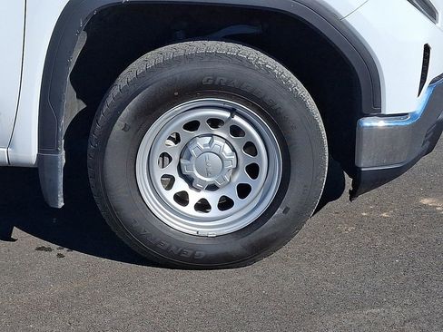 Used 2024 GMC Sierra 1500 Pro w/ Convenience Package image 8