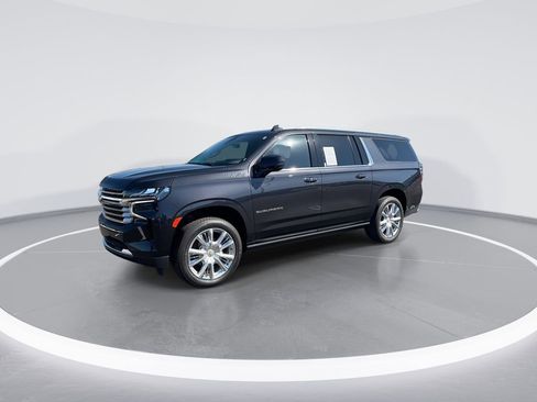 Used 2024 Chevrolet Suburban High Country AWD/4WD image 4