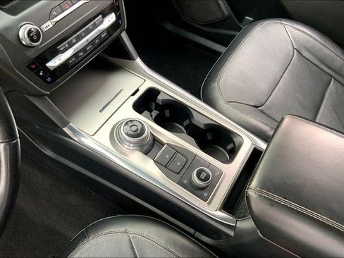 Used 2020 Ford Explorer Limited w/ Class III Trailer Tow Package image 17