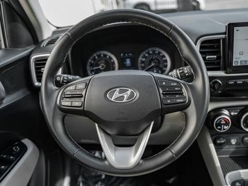 Used 2021 Hyundai Venue SEL w/ Premium Package image 26