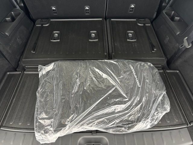 Certified 2025 Nissan Pathfinder SV w/ Cargo Package AWD/4WD image 27