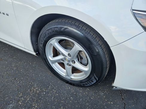 Used 2018 Chevrolet Malibu LS FWD image 11