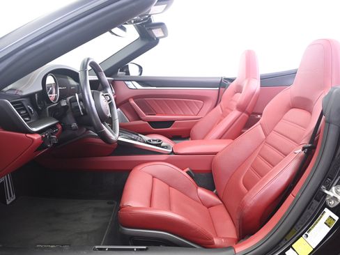 Certified 2021 Porsche 911 Turbo S AWD/4WD image 28