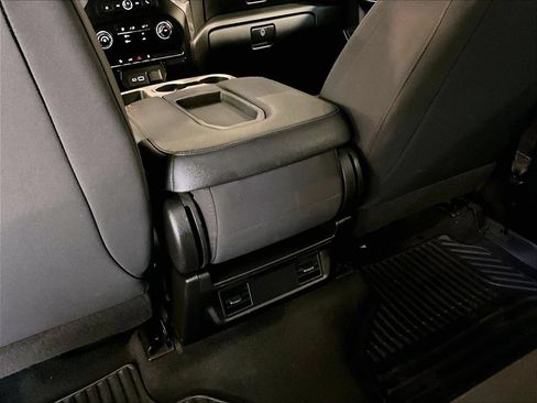 Used 2021 Chevrolet Silverado 1500 Custom Trail Boss AWD/4WD image 28