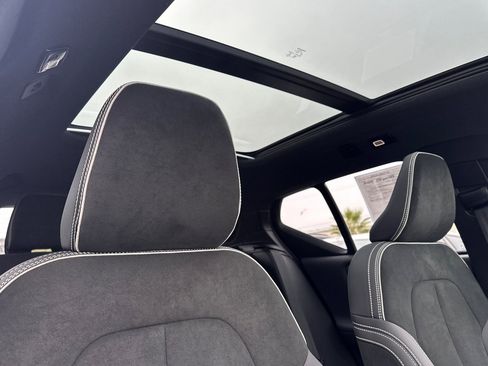 Certified 2023 Volvo XC40 Recharge Ultimate image 20