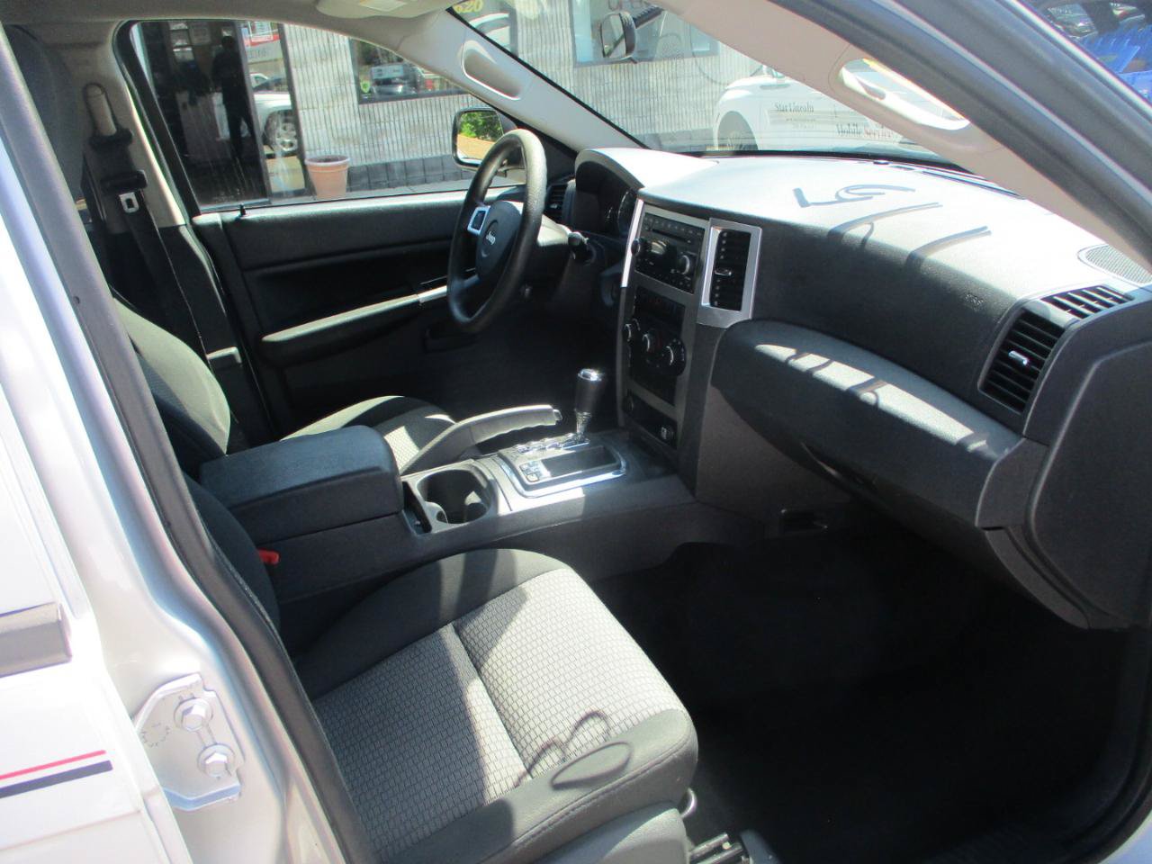 Used 2008 Jeep Grand Cherokee Laredo w/ Trailer Tow Group IV AWD/4WD image 7
