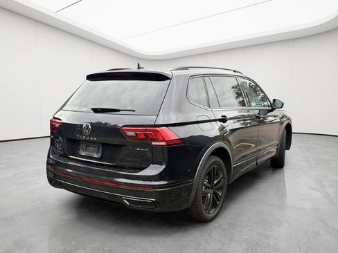 Used 2022 Volkswagen Tiguan SE R-Line AWD/4WD image 4