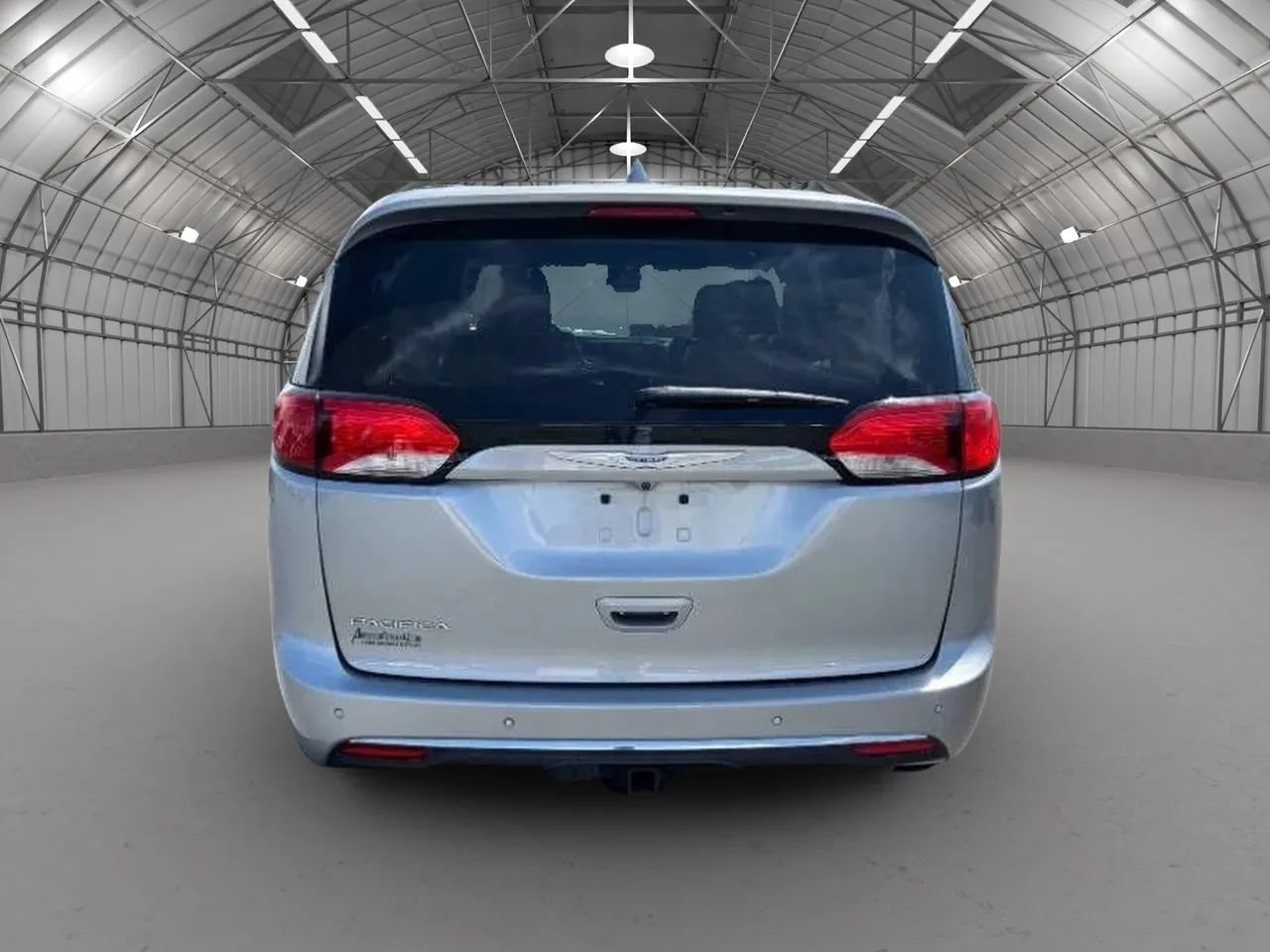 Used 2019 Chrysler Pacifica Touring-L Plus FWD image 4