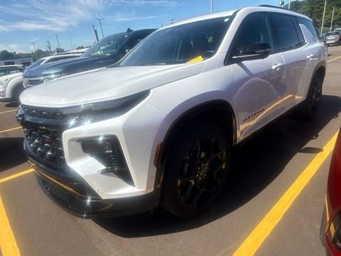 Certified 2024 Chevrolet Traverse RS w/ LPO, Cargo Package AWD/4WD image 1