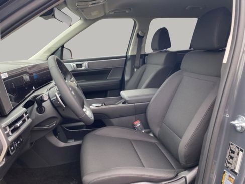 New 2026 Hyundai Santa Fe SE FWD image 9