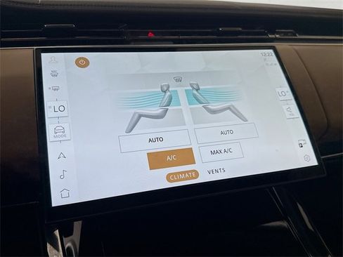 Used 2024 Land Rover Range Rover Sport SE image 18