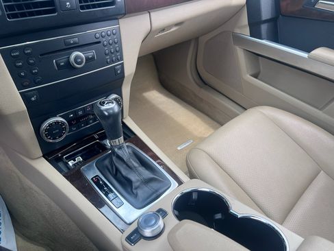 Used 2011 Mercedes-Benz GLK 350 2WD image 23