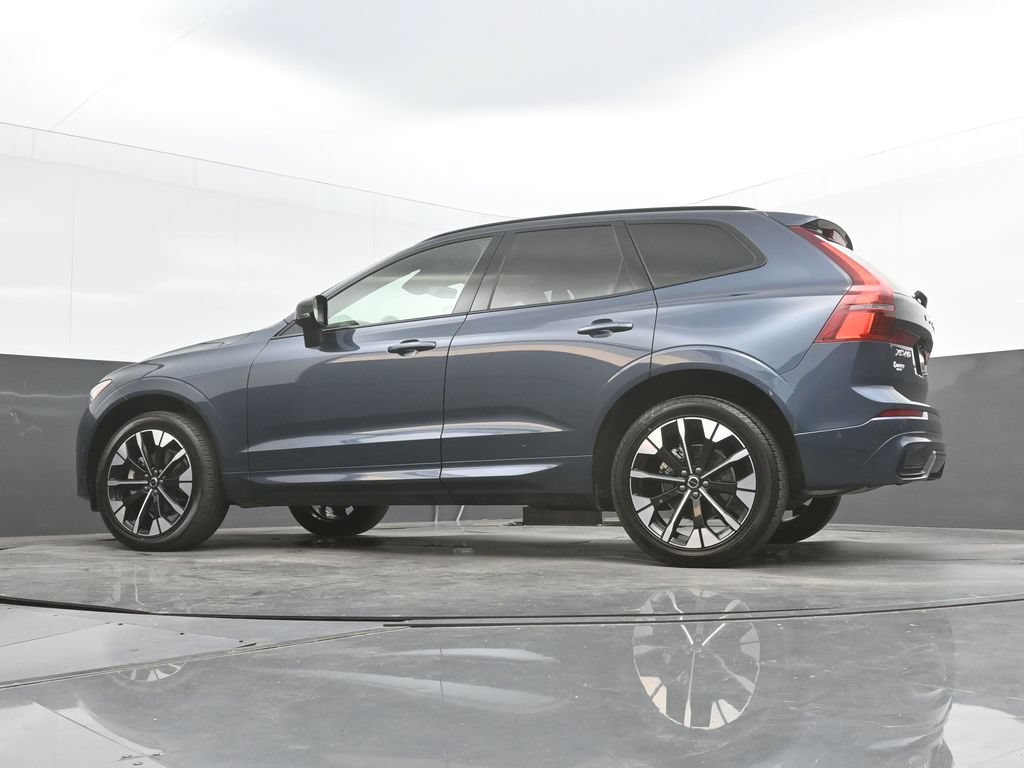 Certified 2026 Volvo XC60 B5 Plus AWD/4WD image 31