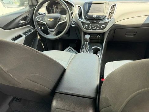 Used 2022 Chevrolet Equinox LS AWD/4WD image 36
