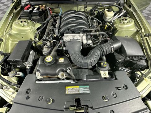 Used 2006 Ford Mustang GT image 38