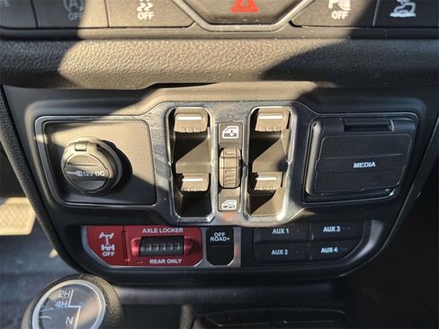 Used 2025 Jeep Gladiator Willys image 20