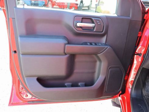 Used 2020 Chevrolet Silverado 1500 Custom w/ Custom Value Package image 18