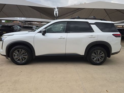 New 2026 Nissan Pathfinder SV image 6