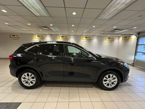 Used 2023 Ford Escape Active AWD/4WD image 3