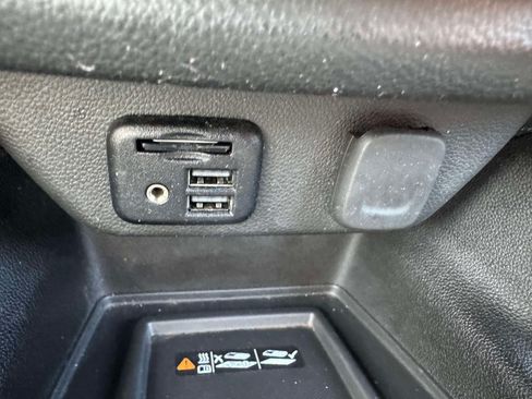 Used 2023 Chevrolet Traverse Premier FWD image 37
