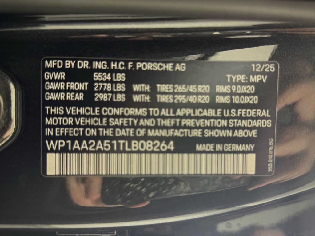 Certified 2026 Porsche Macan AWD/4WD image 33