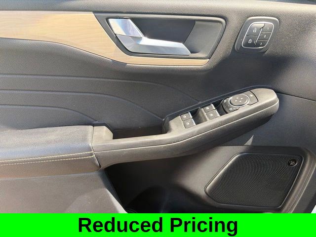 Used 2022 Ford Escape Titanium w/ Titanium Elite Package AWD/4WD image 13