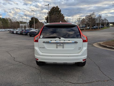 Used 2016 Volvo XC60 T5 Premier w/ Proximity Package image 6