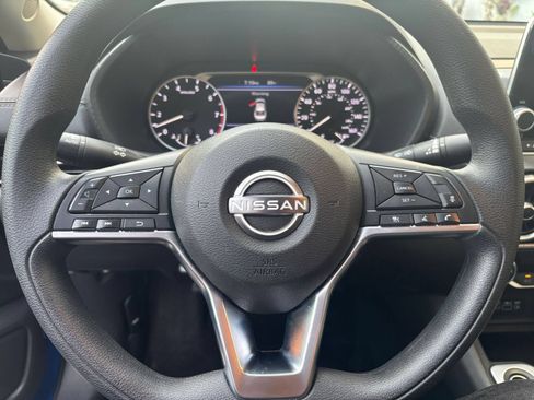 Used 2025 Nissan Sentra SV FWD image 27