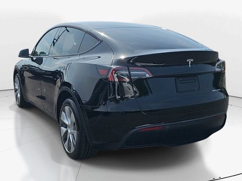 Used 2023 Tesla Model Y Long Range AWD/4WD image 8