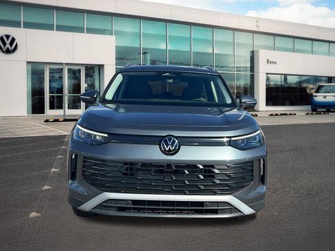 New 2026 Volkswagen Tiguan SE image 2