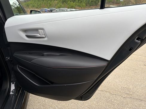 Used 2025 Toyota Corolla SE image 16