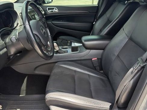 Used 2019 Jeep Grand Cherokee Altitude AWD/4WD image 10
