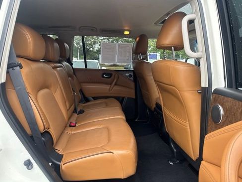 Used 2016 INFINITI QX80 4WD w/ Signature Edition Package image 14