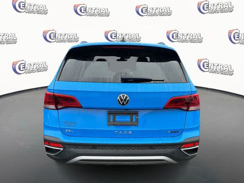 Used 2022 Volkswagen Taos SEL w/ Panoramic Sunroof Package image 6