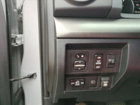 Used 2020 Toyota Tundra SR5 w/ SR5 Upgrade Package AWD/4WD image 13