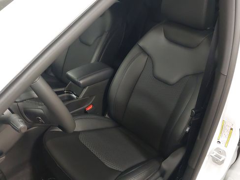 New 2026 Jeep Compass Latitude image 22