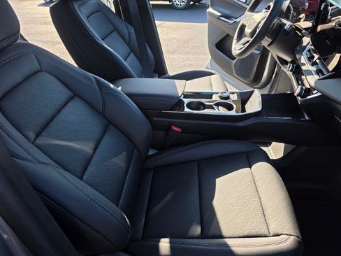 New 2026 Chevrolet Equinox LT w/ Convenience Package II FWD image 12