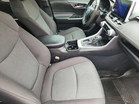 Used 2024 Toyota RAV4 XLE w/ Convenience Package FWD image 11