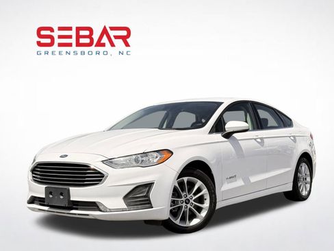Used 2019 Ford Fusion SE FWD image 1