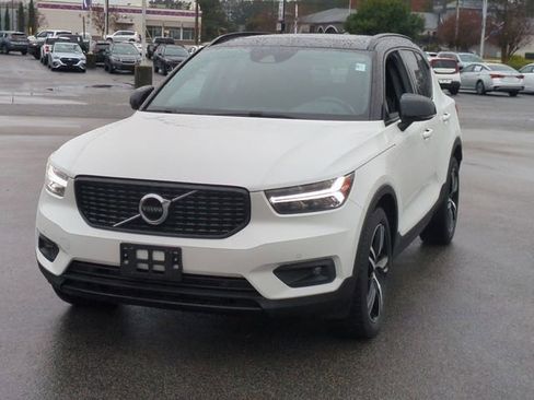 Used 2021 Volvo XC40 T5 R-Design image 7