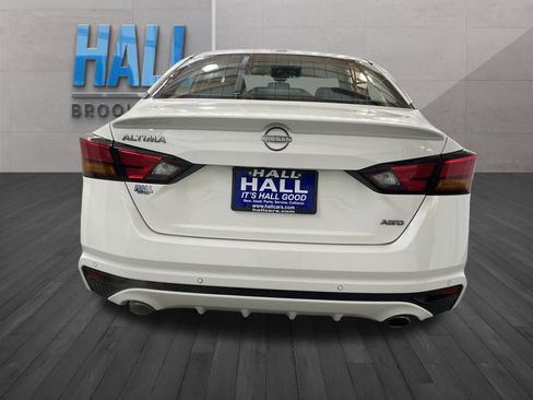 Used 2025 Nissan Altima 2.5 SV w/ SV Special Edition Package image 4